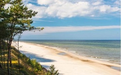 Najpiękniejsze polskie plaże – ranking miejsc, które warto odwiedzić latem!